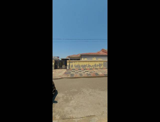 3 BEDROOM HOUSE FOR SALE IN PROTEA GLEN